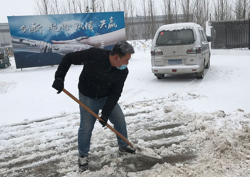 博陽機械：冬日掃雪、天寒暖人心